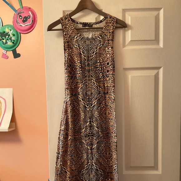 Maxi Dress - peek-a-boo back - Picture 2 of 4